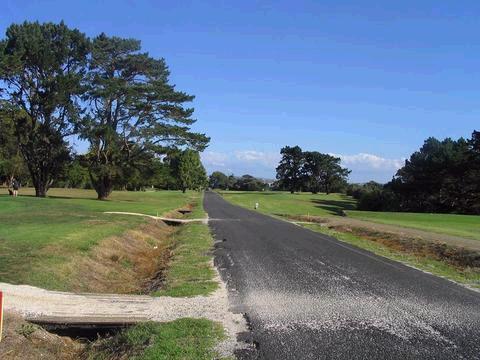 Howick Golf Course-10 mins walk fm home