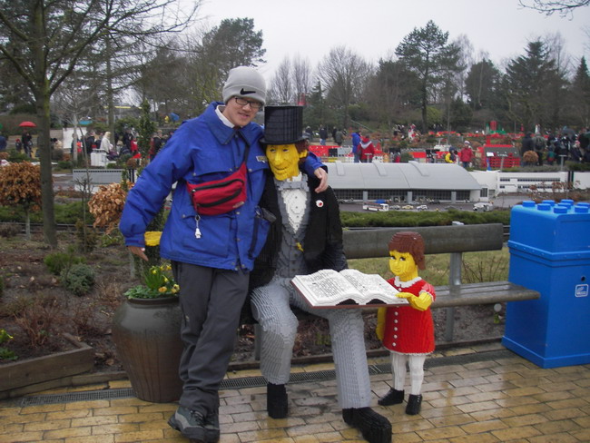 Marvin w/Lego Man