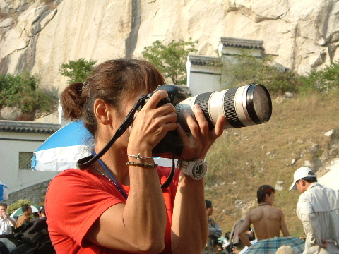 angel is taking photo, but not for lok, haha!!