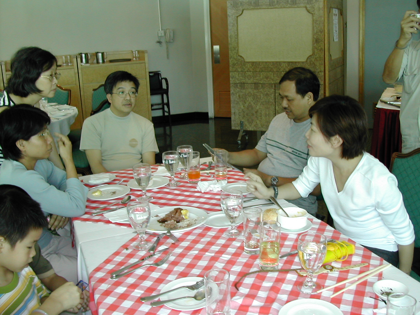 G:lunch buffet with Lau Man 0n 15.6.02